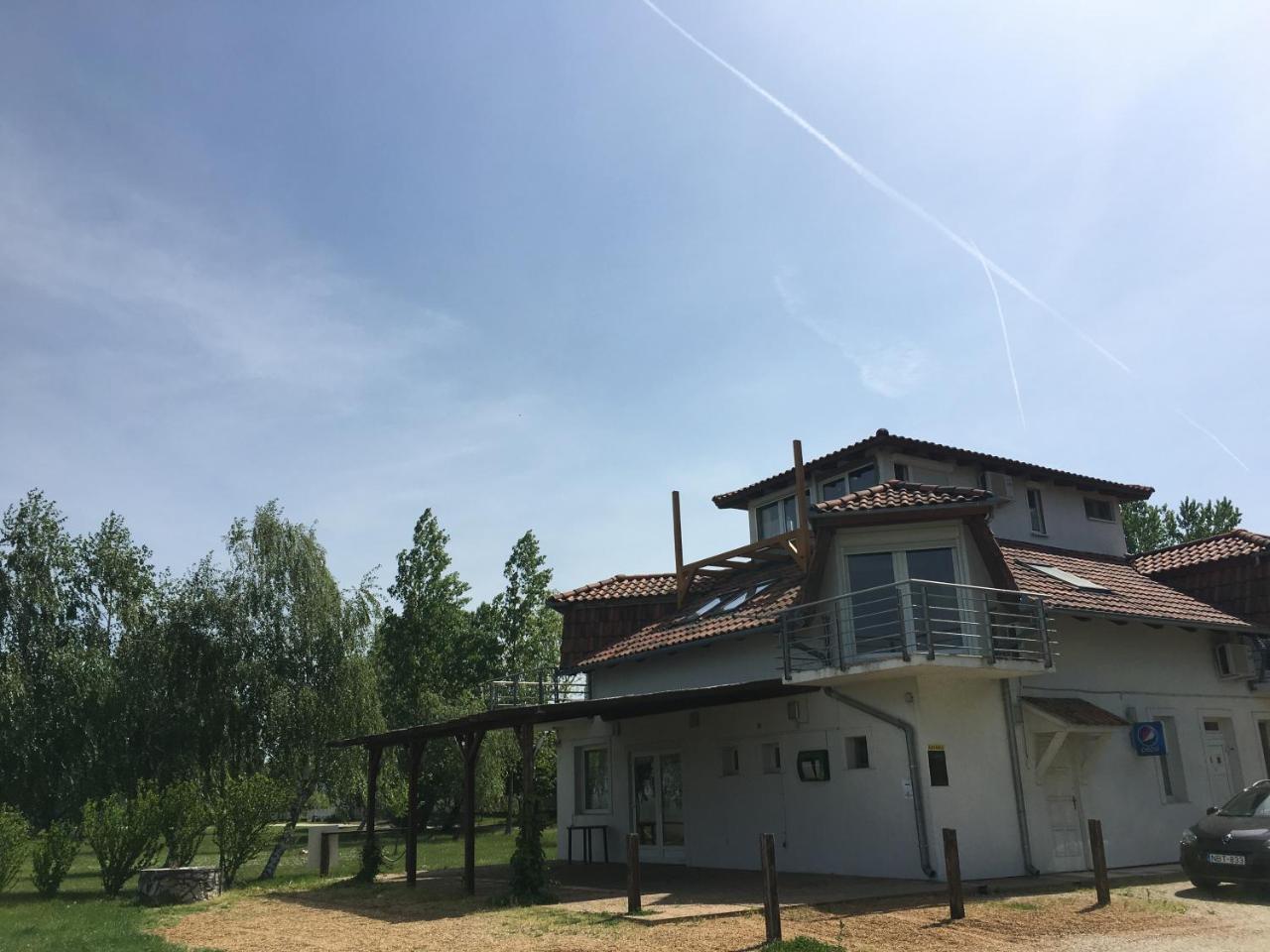 Beach Resident Balatonszárszó Exterior foto